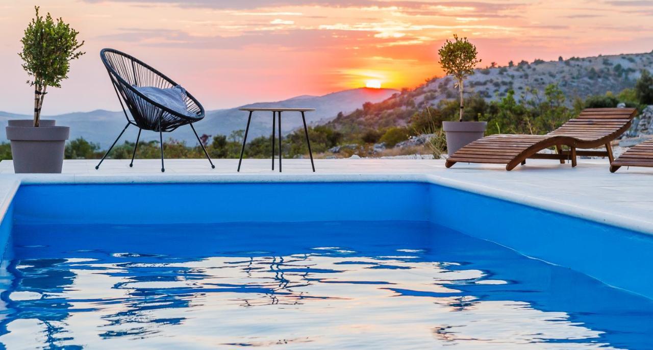 Villa Zlatno Sunce In The Hills Near Trogir Vrsine Exterior photo