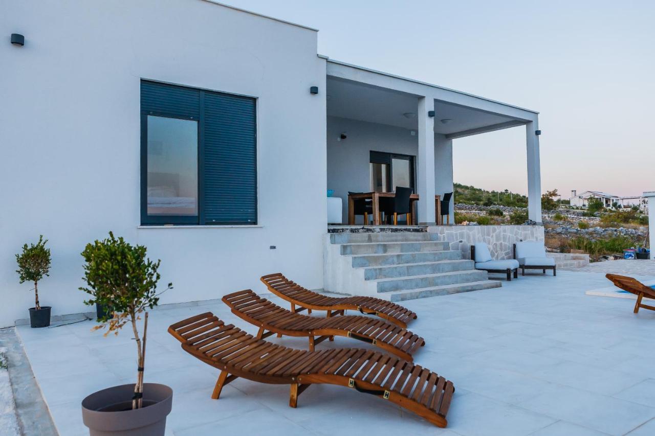 Villa Zlatno Sunce In The Hills Near Trogir Vrsine Exterior photo